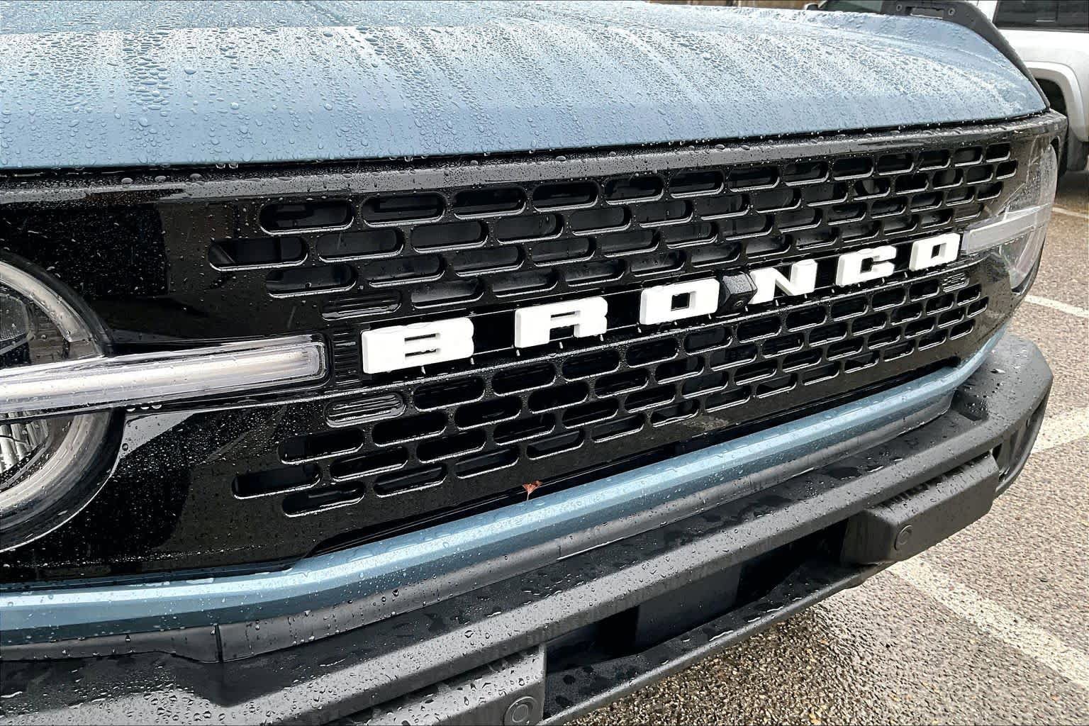 Certified 2025 Ford Bronco Outer Banks w/ Sasquatch Package AWD/4WD image 30