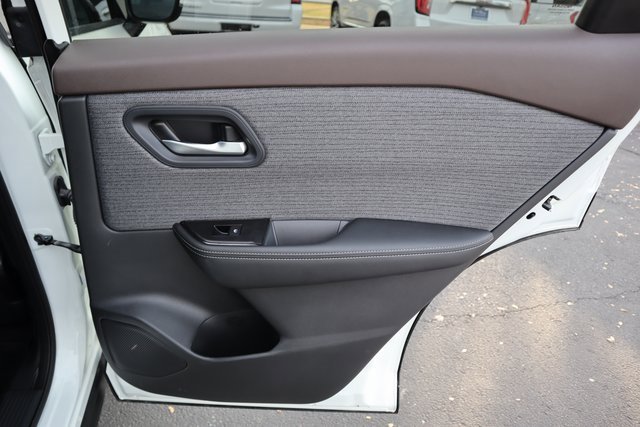 Used 2023 Nissan Rogue SV image 19