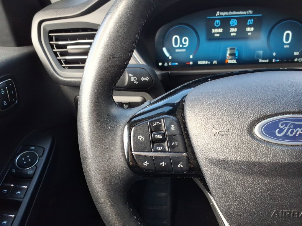 Certified 2025 Ford Escape Platinum AWD/4WD image 20