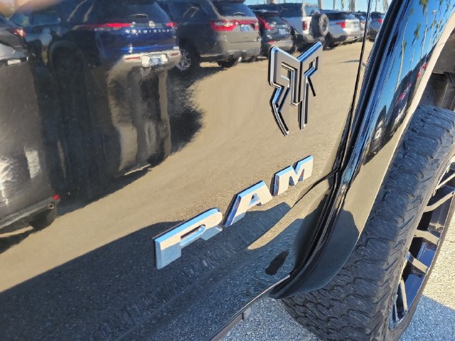 Used 2024 RAM 1500 Laramie AWD/4WD image 12