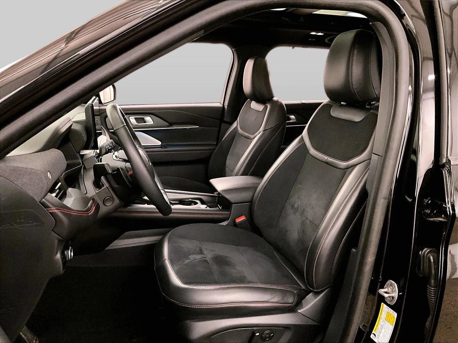 Certified 2025 Ford Explorer ST AWD/4WD image 24