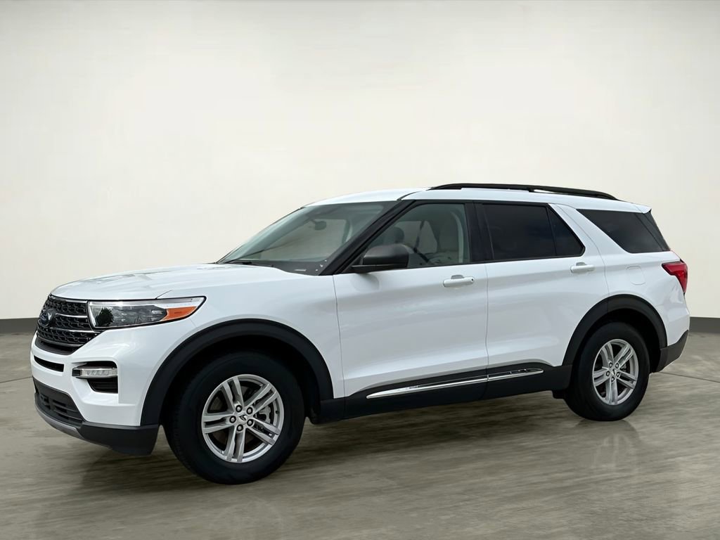 Certified 2024 Ford Explorer XLT w/ Equipment Group 202A RWD image 2