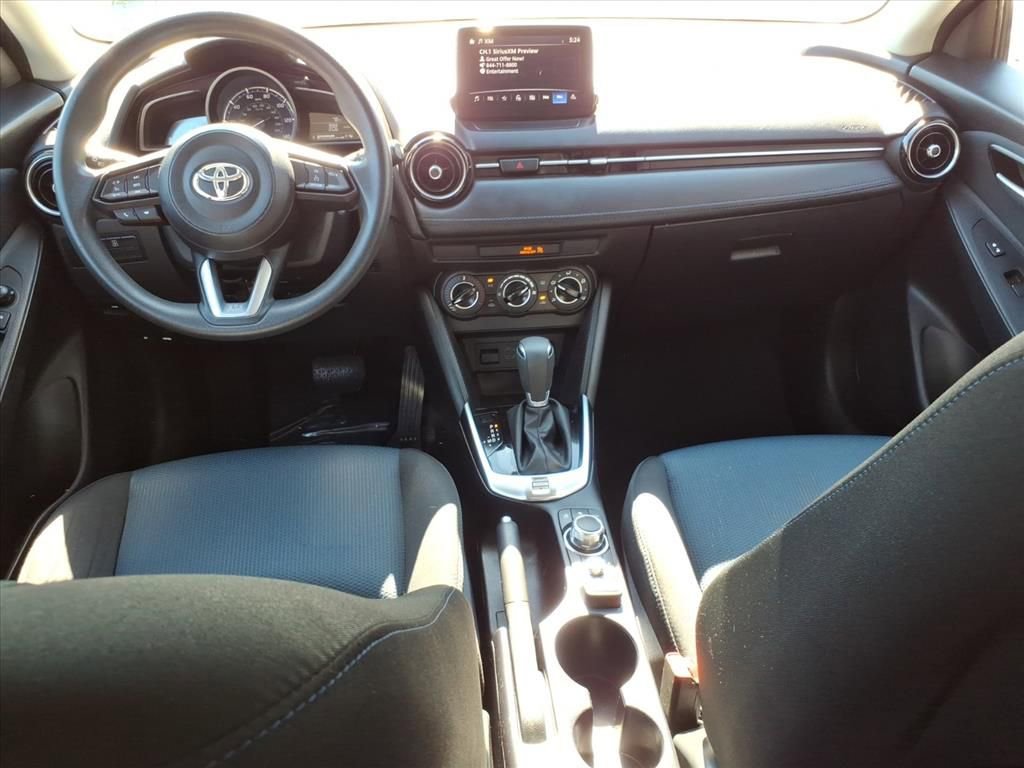 Used 2019 Toyota Yaris LE image 11