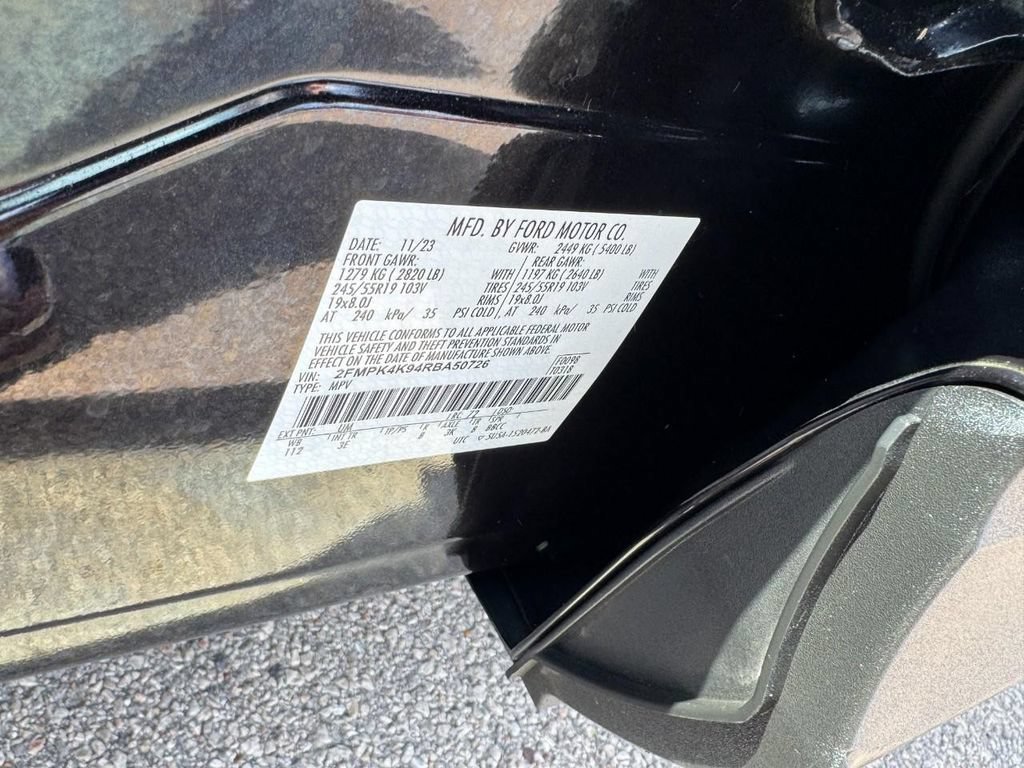 Certified 2024 Ford Edge Titanium AWD/4WD image 23