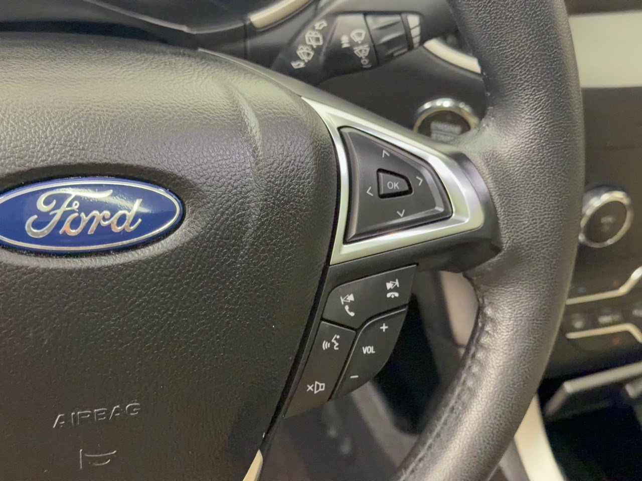 Certified 2020 Ford Edge SEL FWD image 19