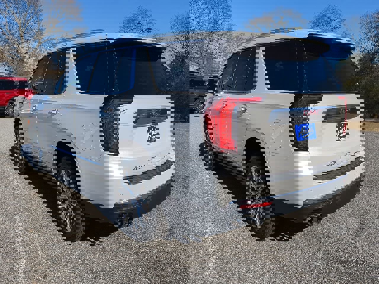 Used 2021 GMC Yukon Denali w/ Denali Premium Package image 2