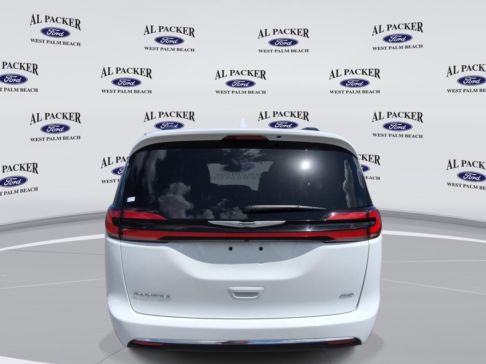 Used 2022 Chrysler Pacifica Touring-L AWD/4WD image 4