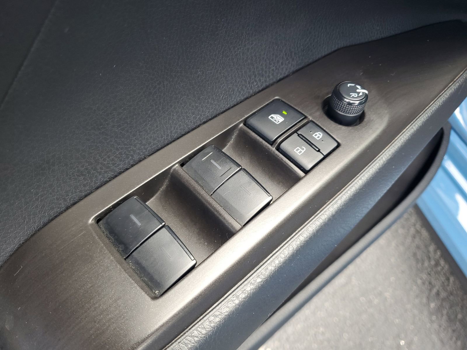 Used 2023 Toyota Camry SE FWD image 15