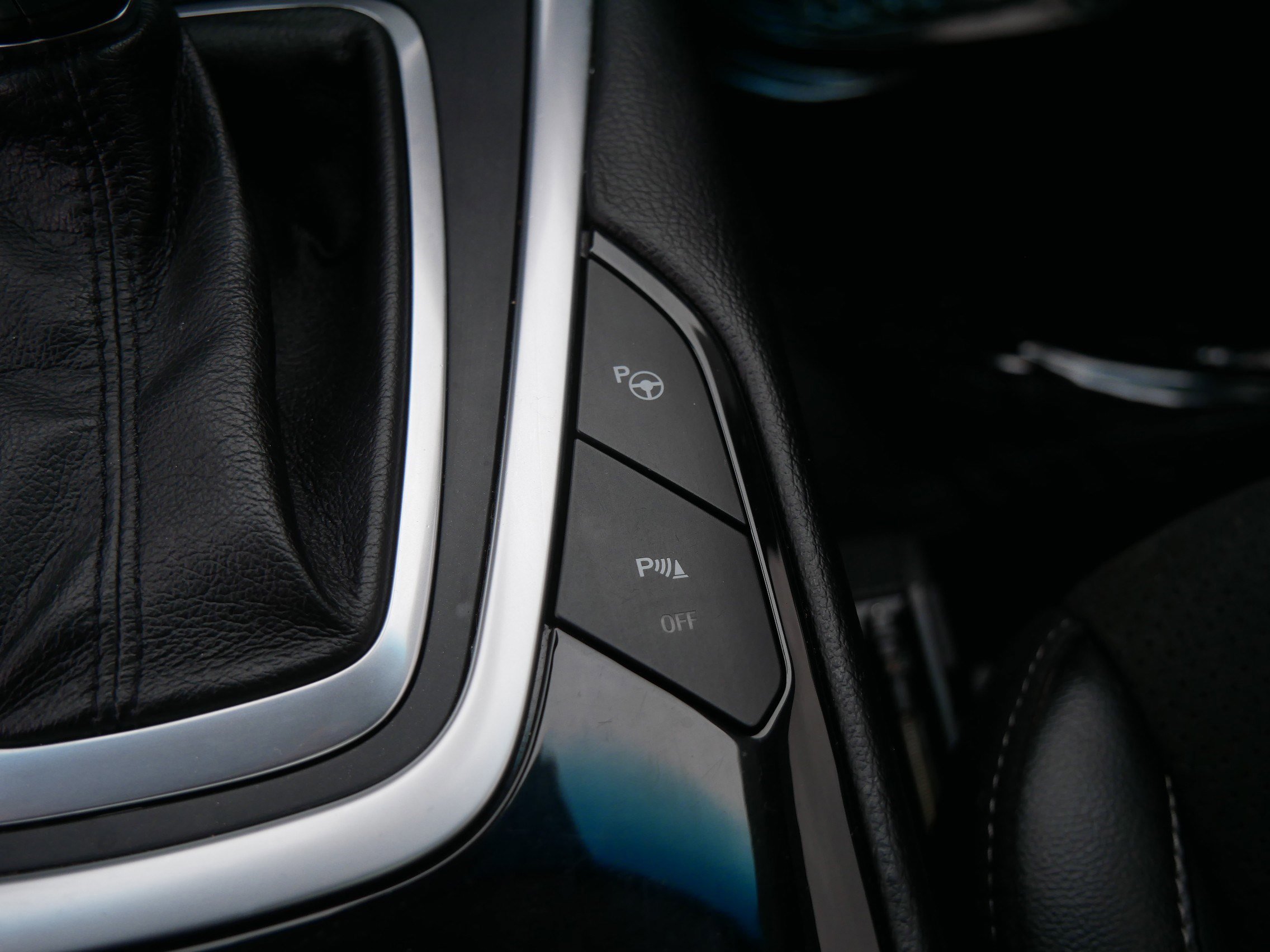 Certified 2017 Ford Edge Sport w/ Equipment Group 401A image 30