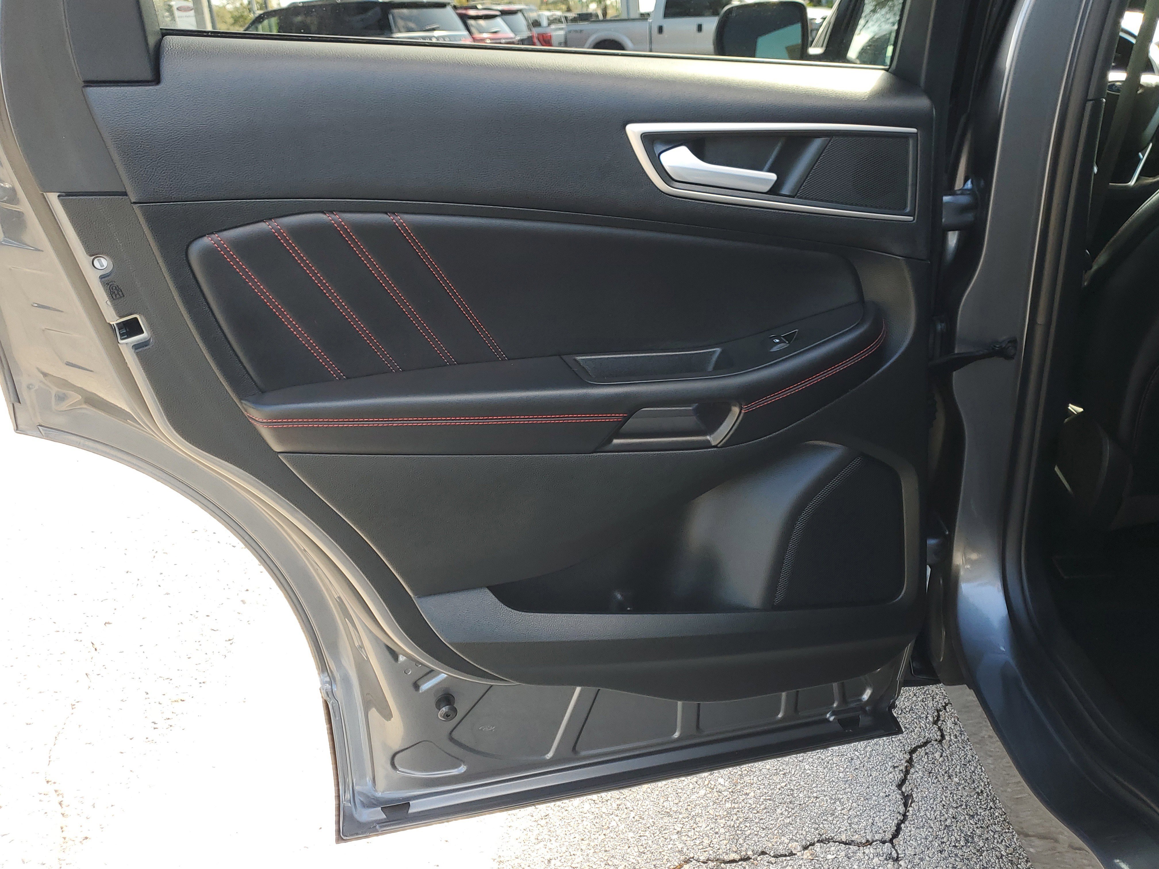 Certified 2023 Ford Edge ST-Line image 11