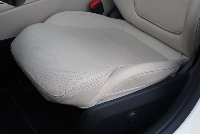 Used 2022 Mercedes-Benz C 300 Sedan image 19