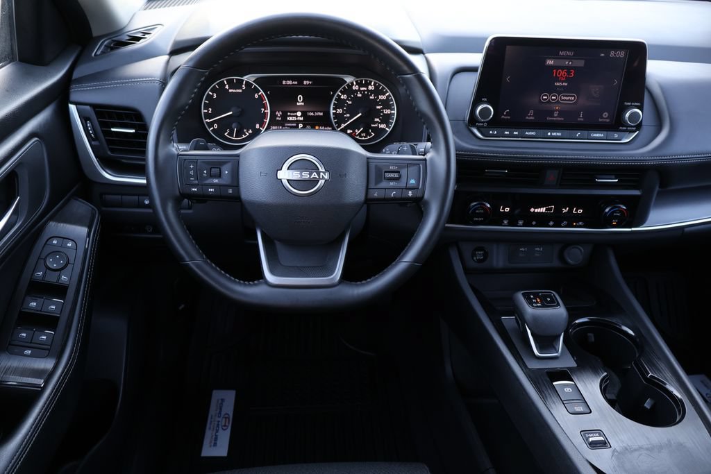Used 2025 Nissan Rogue SV FWD image 6