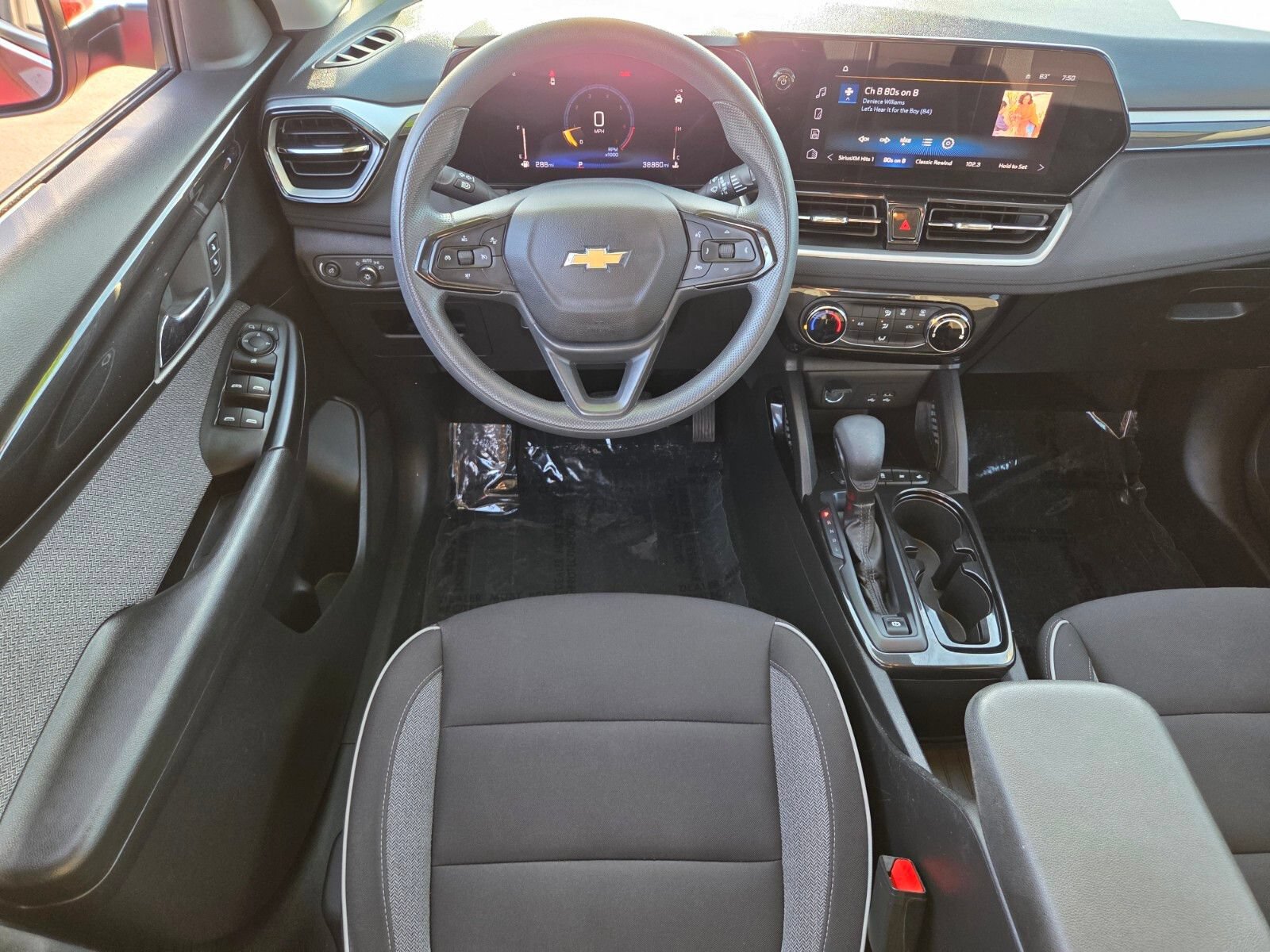 Used 2025 Chevrolet TrailBlazer LT FWD image 12
