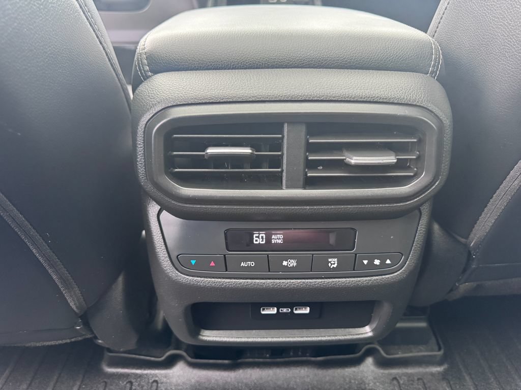 Used 2023 Honda Pilot Touring image 22
