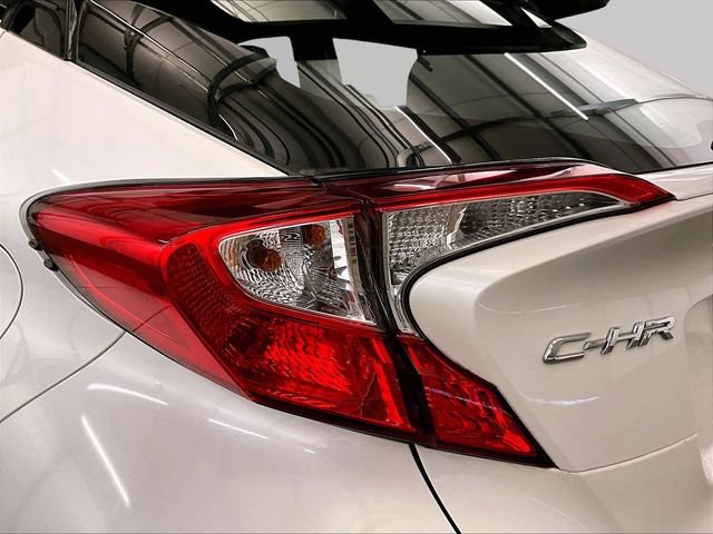 Used 2019 Toyota C-HR FWD image 28