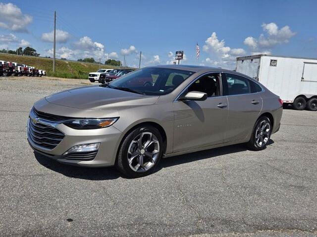 Used 2024 Chevrolet Malibu LT FWD image 3