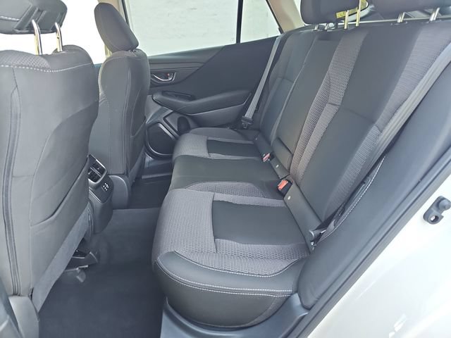 Used 2025 Subaru Outback Premium AWD/4WD image 14