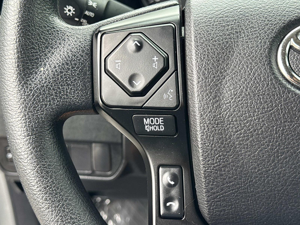 Used 2022 Toyota Tacoma SR AWD/4WD image 9