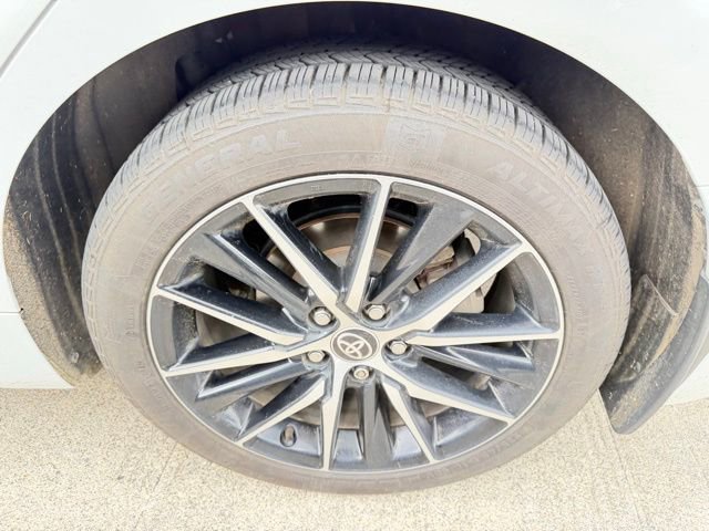 Used 2024 Toyota Camry SE w/ Convenience Package image 12