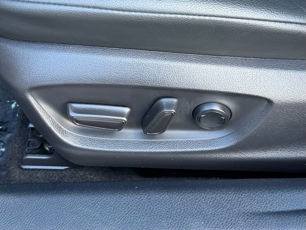 Used 2022 Toyota Camry SE w/ Convenience Package FWD image 17