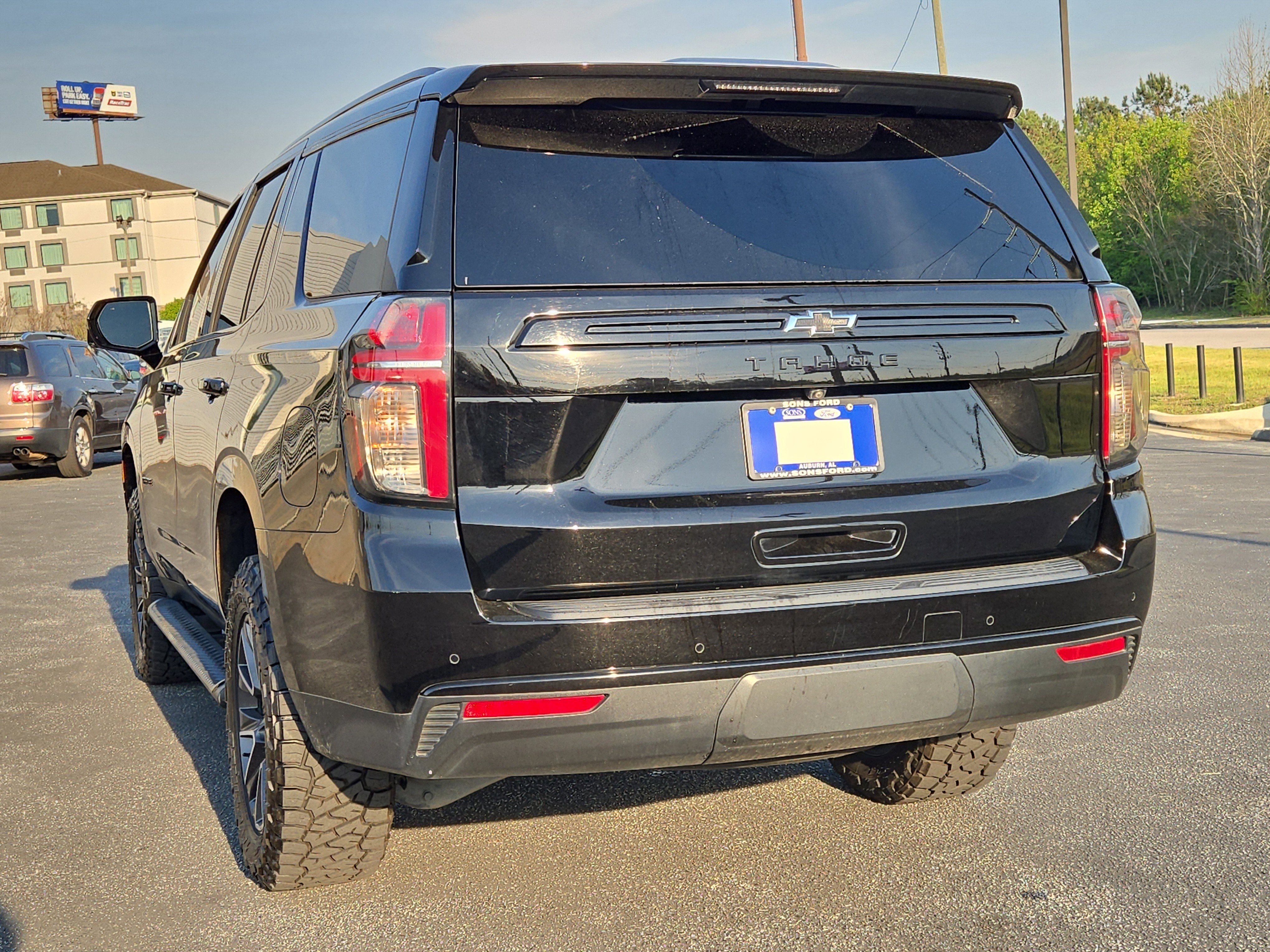 Used 2023 Chevrolet Tahoe Z71 w/ Luxury Package image 7