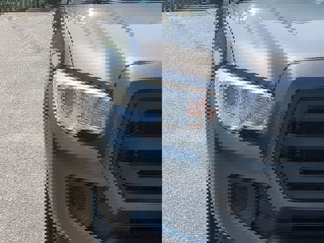 Used 2018 Toyota Tacoma SR w/ SR Convenience Package image 8