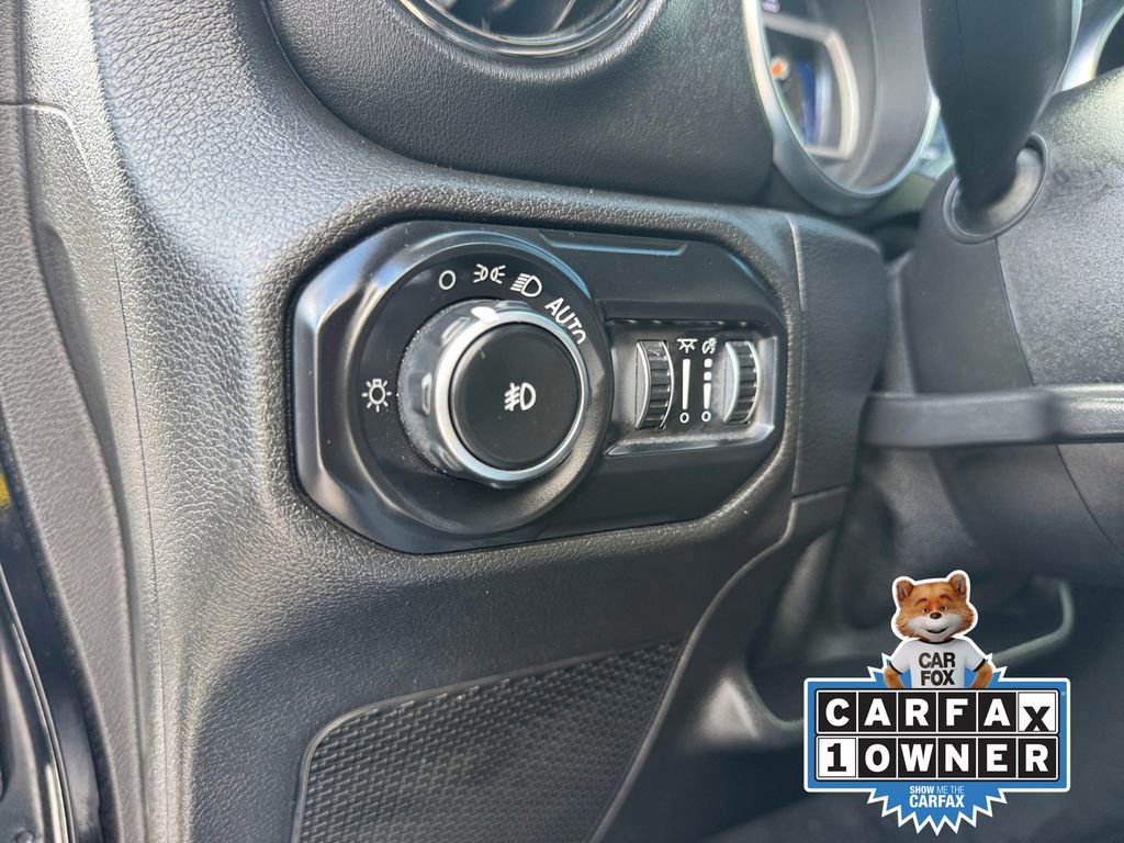 Used 2021 Jeep Wrangler Unlimited Sahara image 35