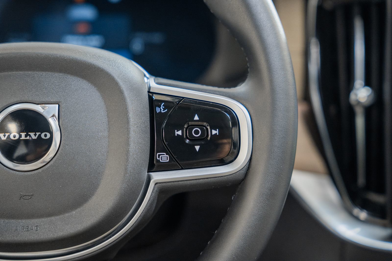 Used 2025 Volvo XC90 T8 Ultra w/ Protection Package Premier image 34
