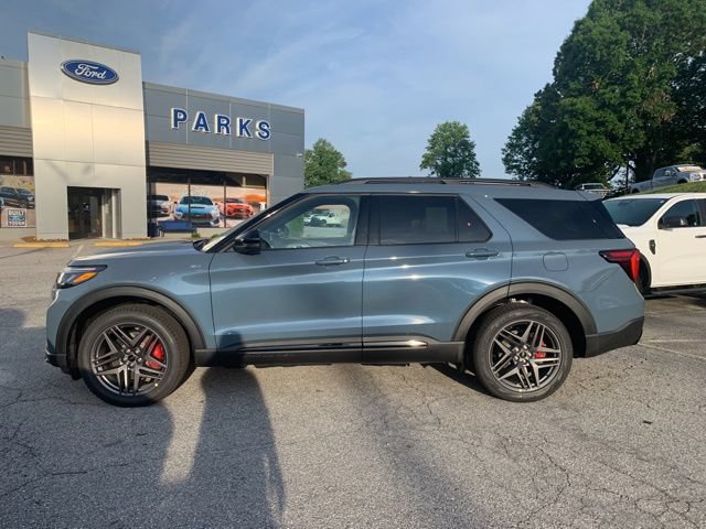 Certified 2026 Ford Explorer ST-Line w/ ST-Line Street Pack AWD/4WD image 5