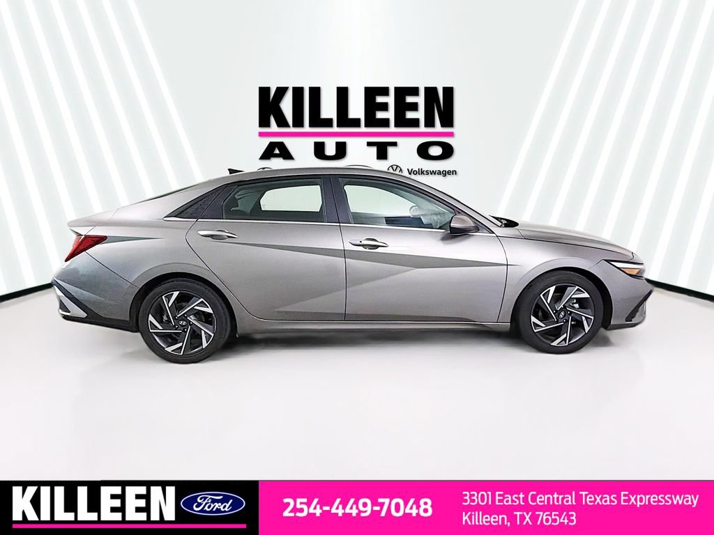 Used 2024 Hyundai Elantra SEL w/ Convenience Package FWD image 10