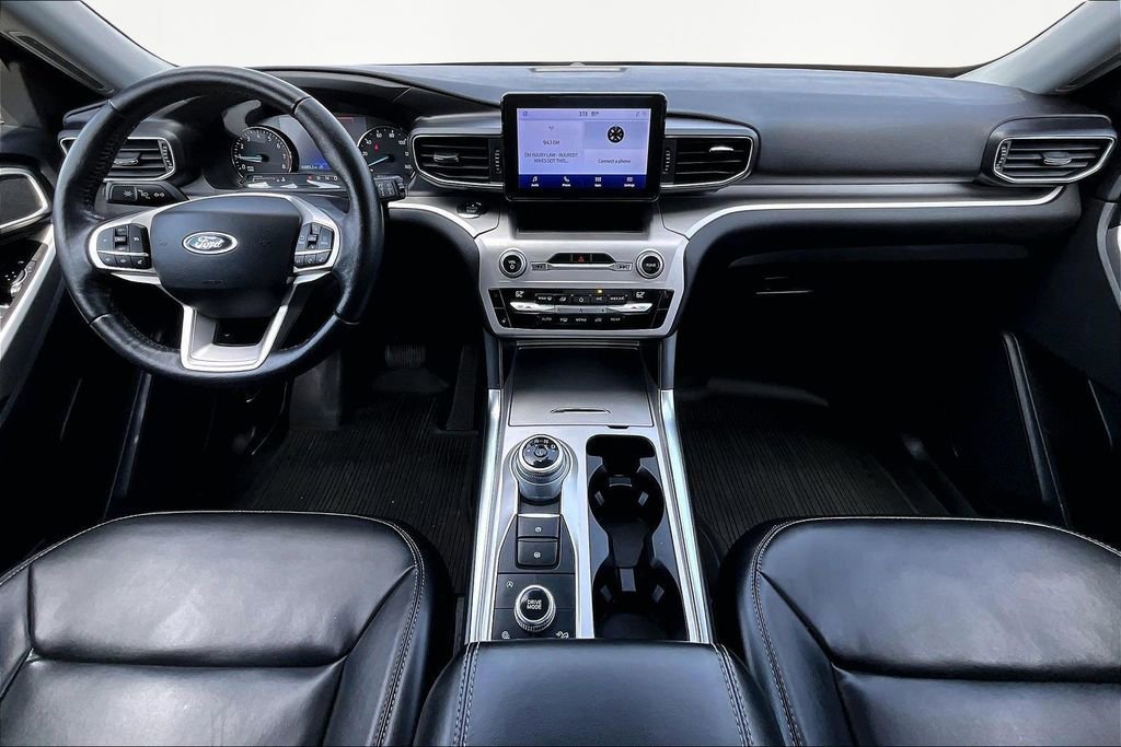 Certified 2021 Ford Explorer XLT w/ Equipment Group 202A image 16