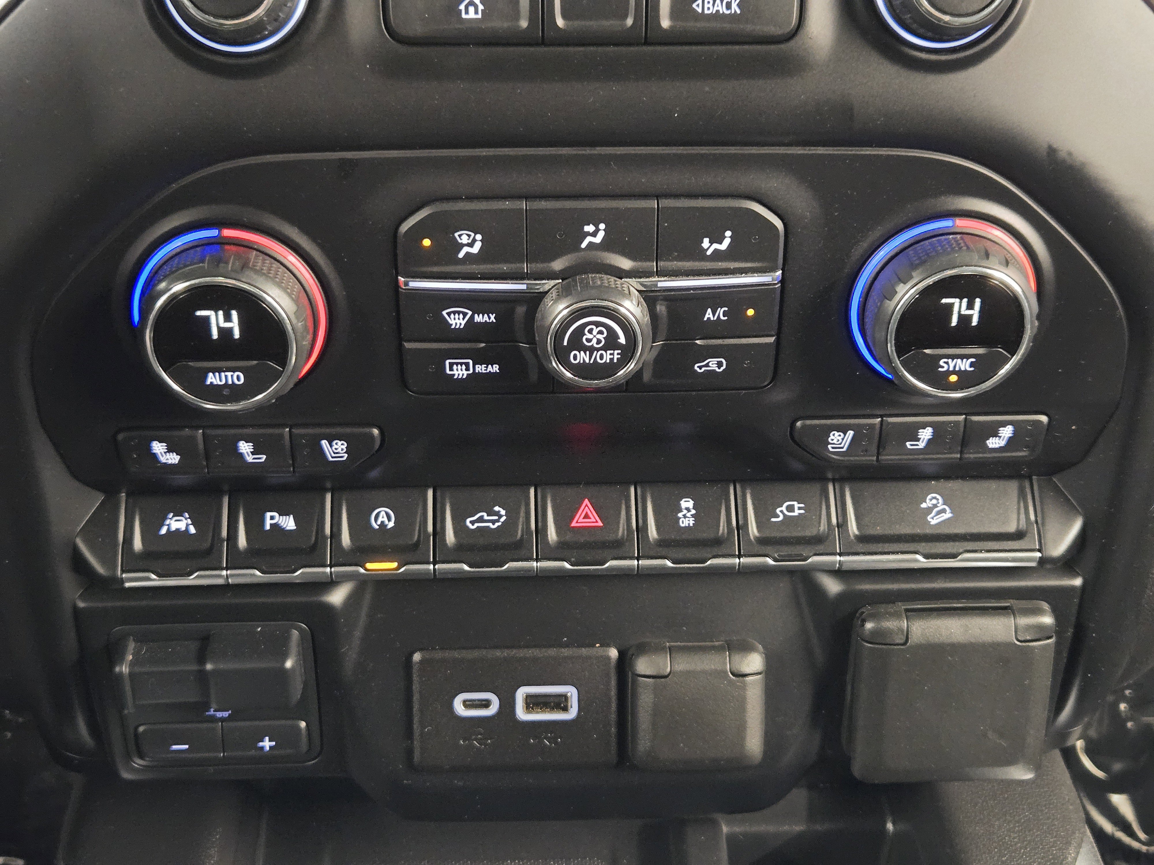 Used 2020 Chevrolet Silverado 1500 LTZ w/ LTZ Texas Edition image 18