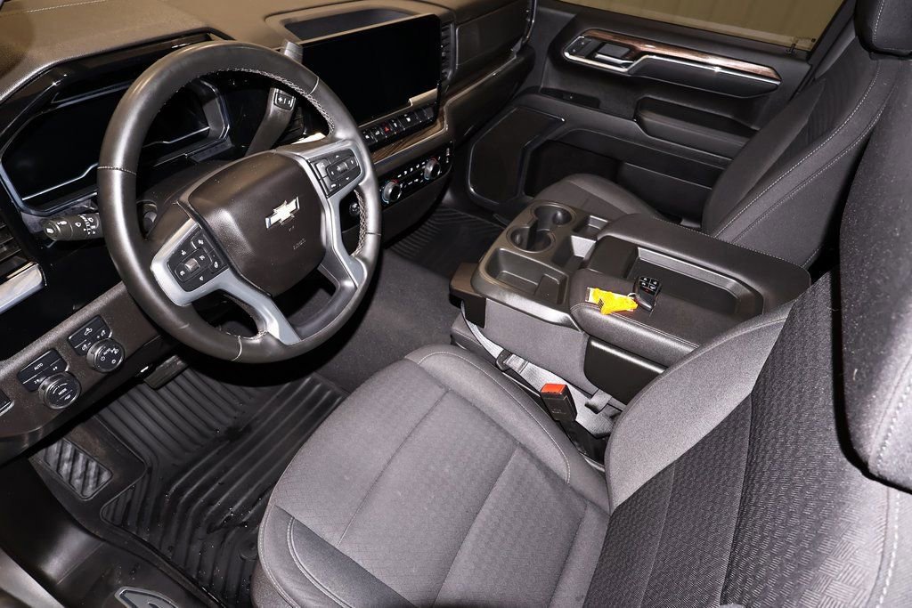 Used 2024 Chevrolet Silverado 1500 LT image 35