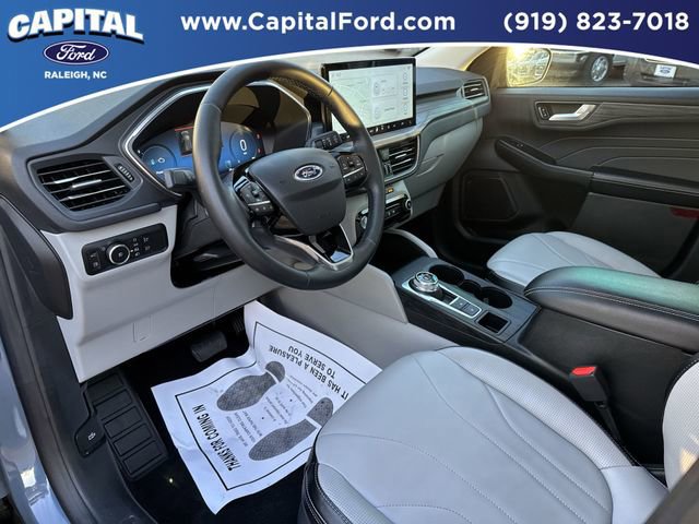 Certified 2025 Ford Escape Platinum w/ Premium Technology Package image 18