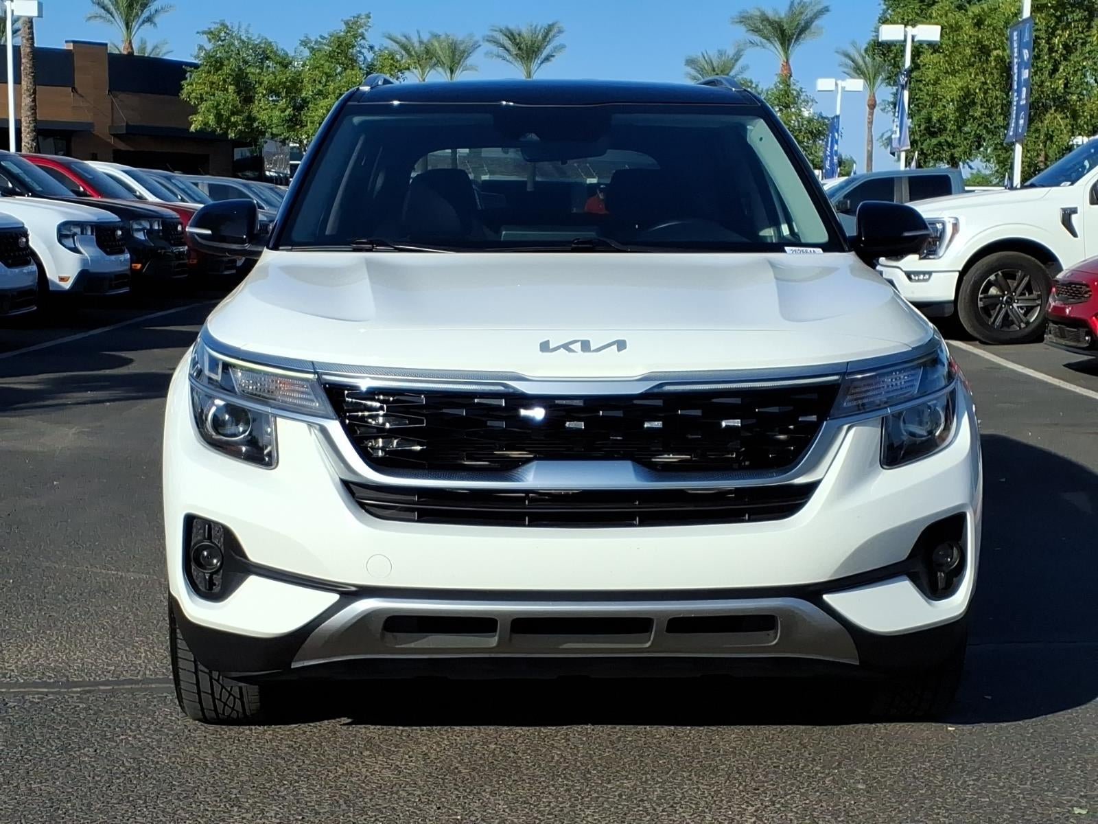 Used 2022 Kia Seltos S FWD image 2