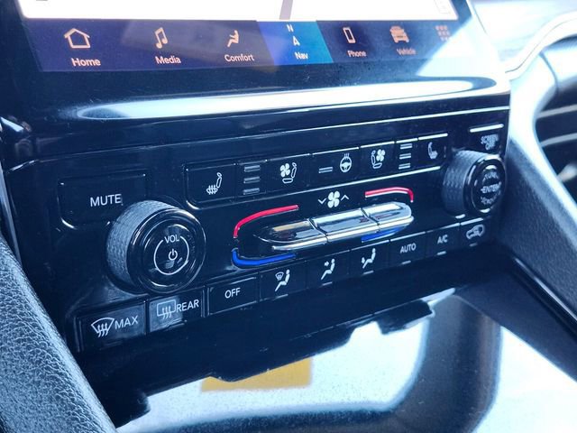 Used 2023 Jeep Grand Cherokee L Summit w/ Advanced Protech Group IV image 24