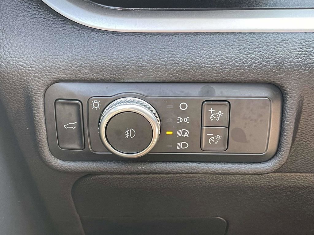 Certified 2022 Ford Explorer XLT w/ Equipment Group 202A image 28