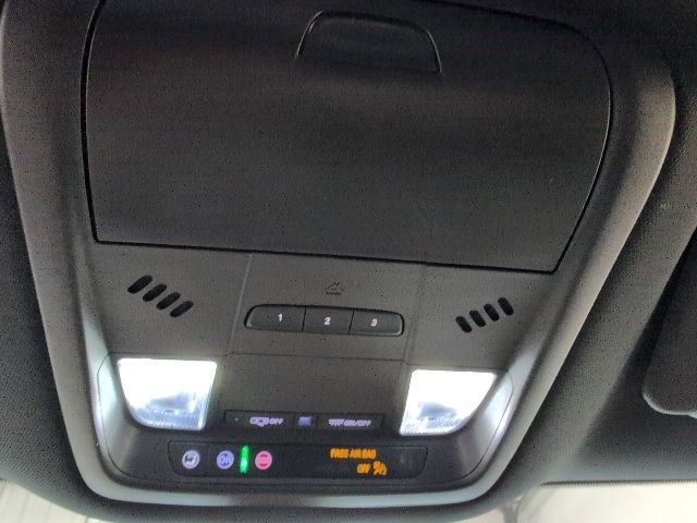 Used 2023 Buick Enclave Essence AWD/4WD image 27