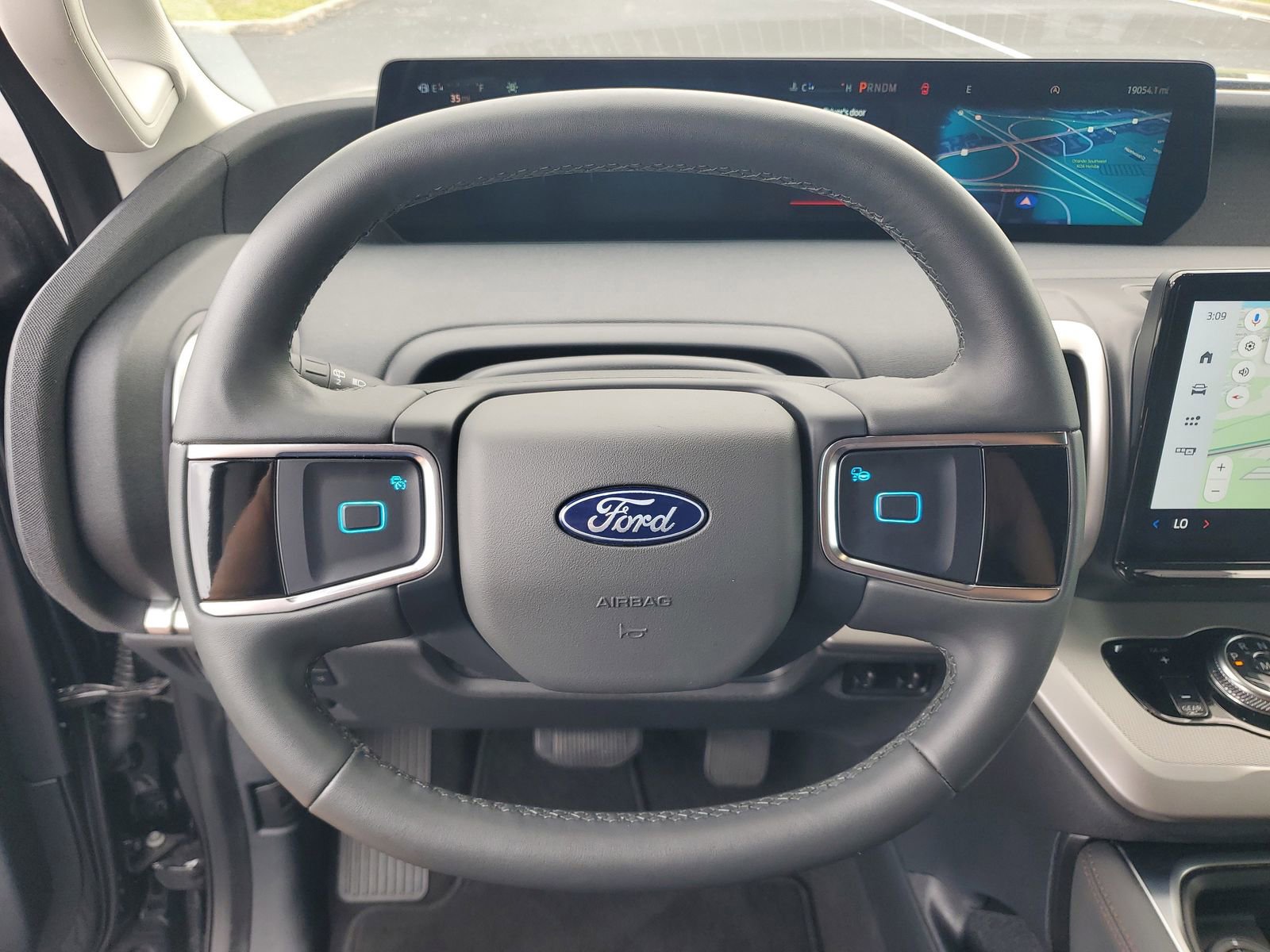 Certified 2025 Ford Expedition Active image 21