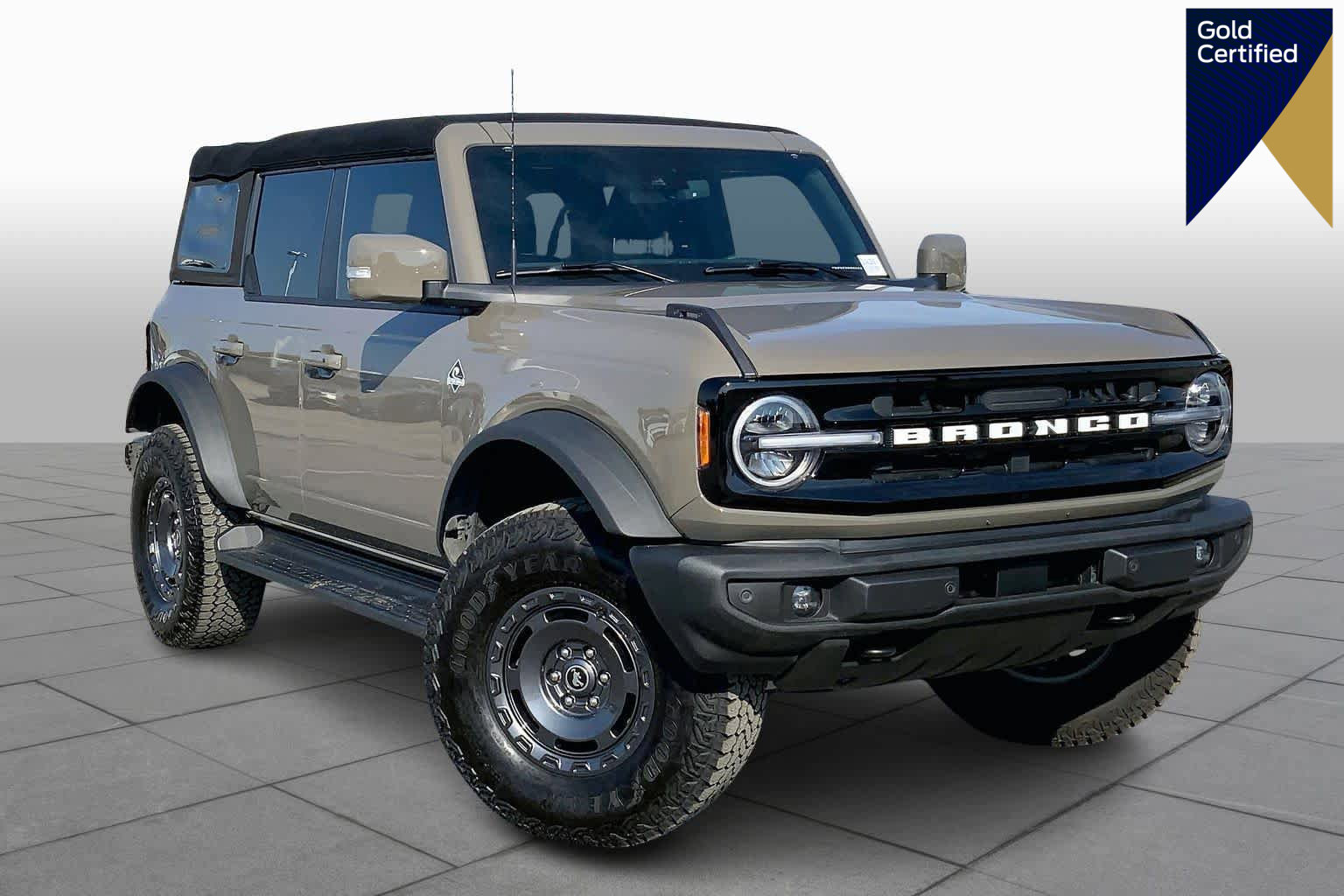 Certified 2025 Ford Bronco Outer Banks w/ Sasquatch Package image 1