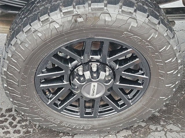 Certified 2022 Ford F350 XLT w/ Black Appearance Package image 5