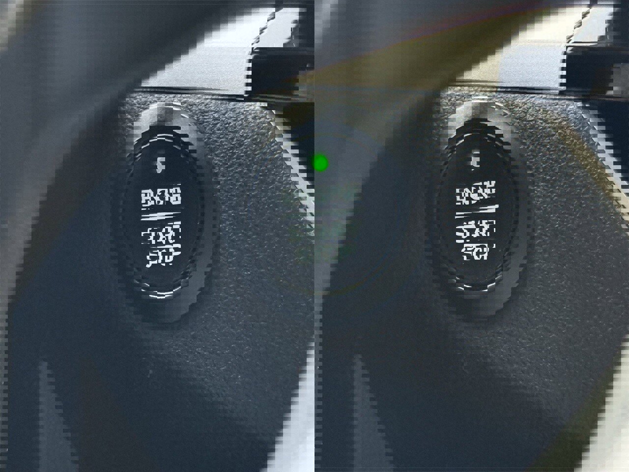 Certified 2020 Ford Escape SE image 23