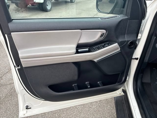 Certified 2025 Ford Expedition Active AWD/4WD image 68
