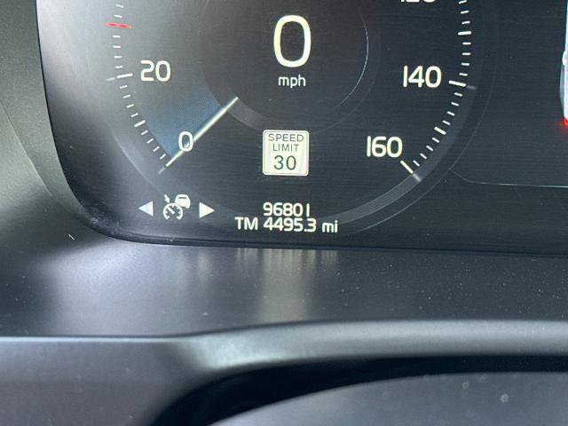 Used 2020 Volvo XC90 T6 Momentum AWD/4WD image 27