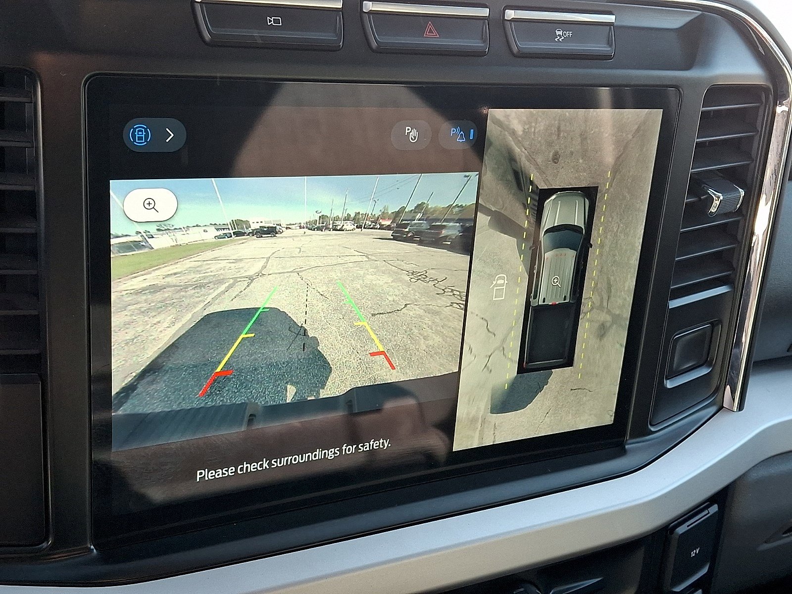 Certified 2023 Ford F250 XLT w/ Black Appearance Package image 16