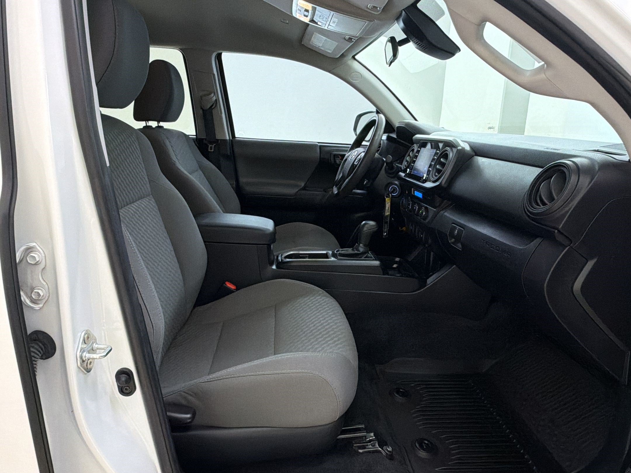 Used 2022 Toyota Tacoma SR AWD/4WD image 23