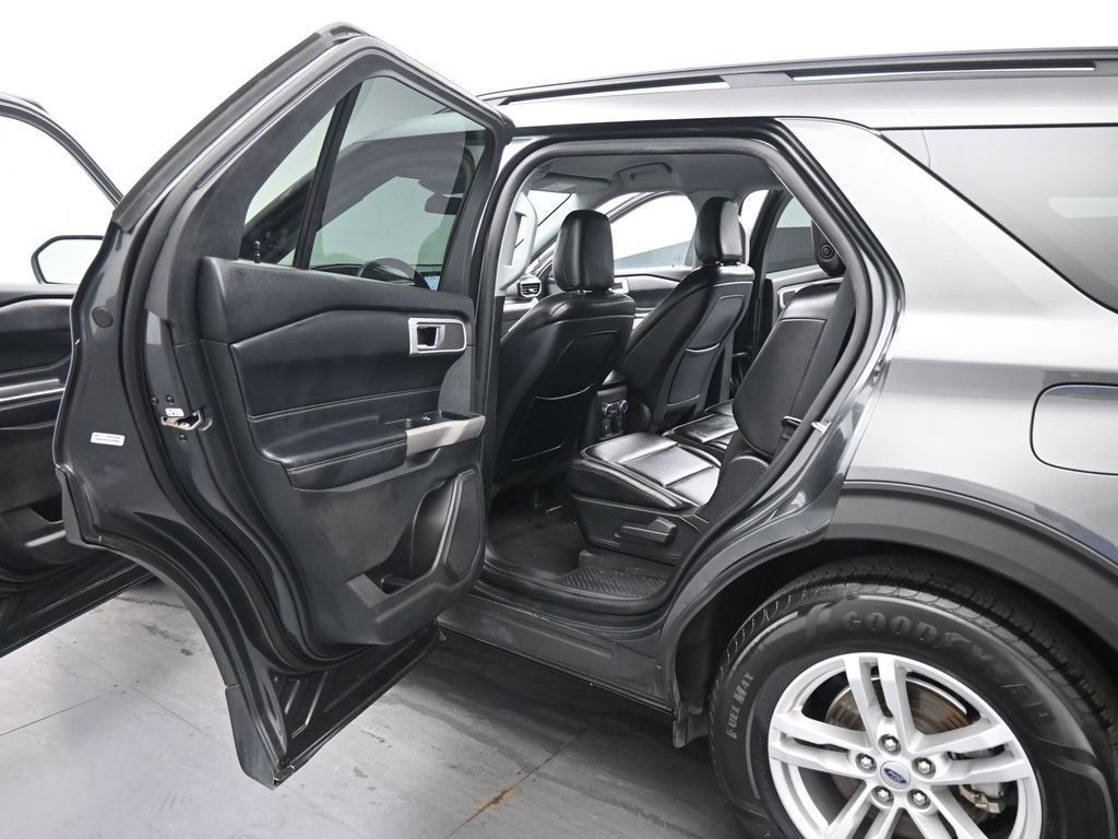 Certified 2020 Ford Explorer XLT w/ Equipment Group 202A image 18