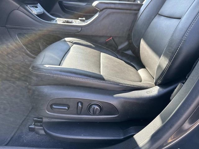 Used 2020 GMC Acadia SLT image 17