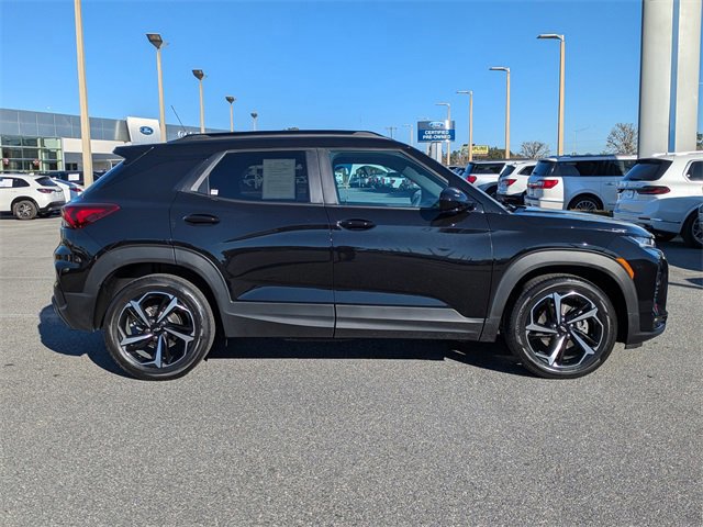 Used 2023 Chevrolet TrailBlazer RS w/ Sun and Liftgate Package image 6