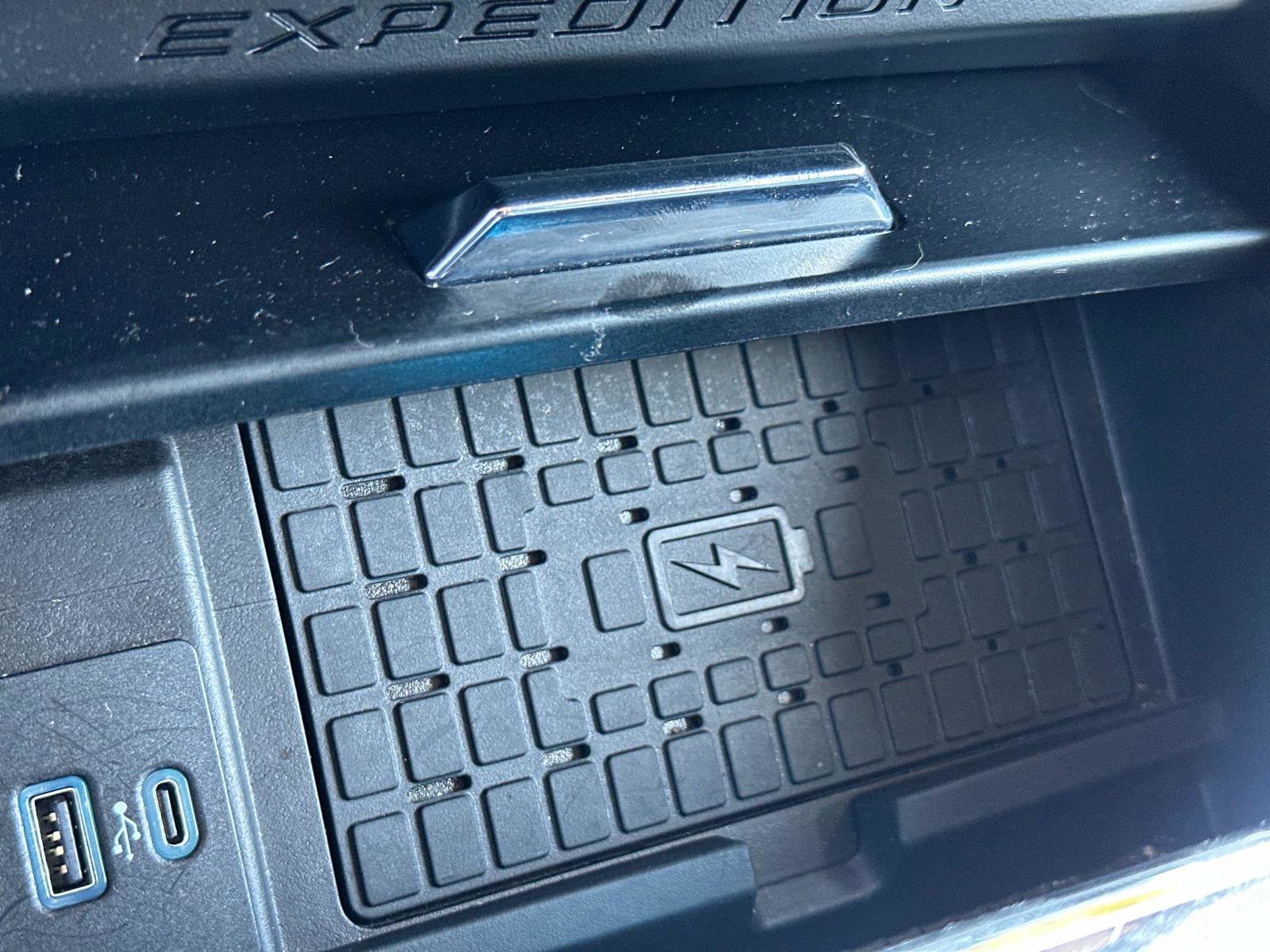 Certified 2024 Ford Expedition XLT image 26